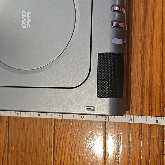 Portable DVD player - Picture 8 of 10